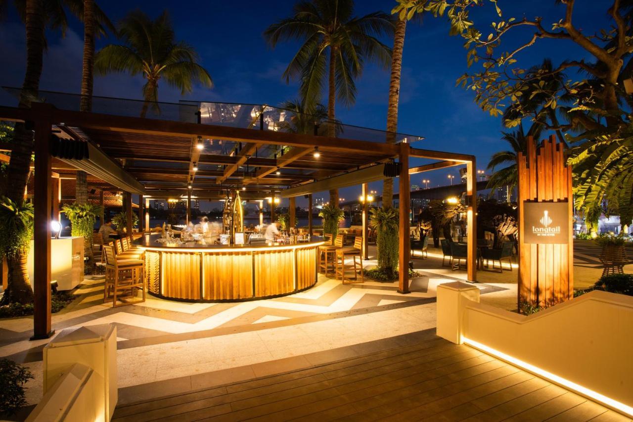 Anantara Riverside Bangkok Resort Exterior foto The Bar