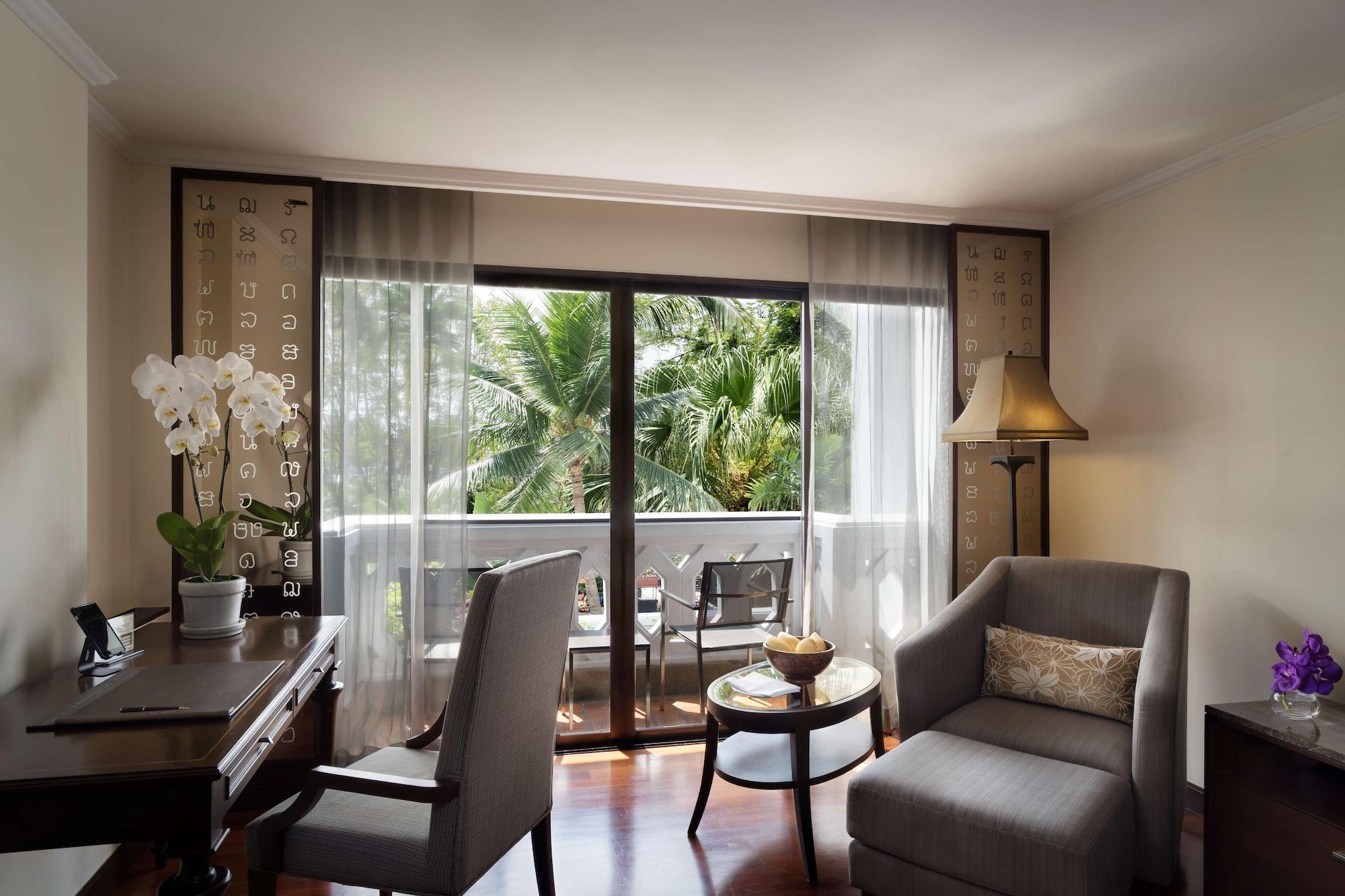 Anantara Riverside Bangkok Resort Exterior foto A room at the hotel