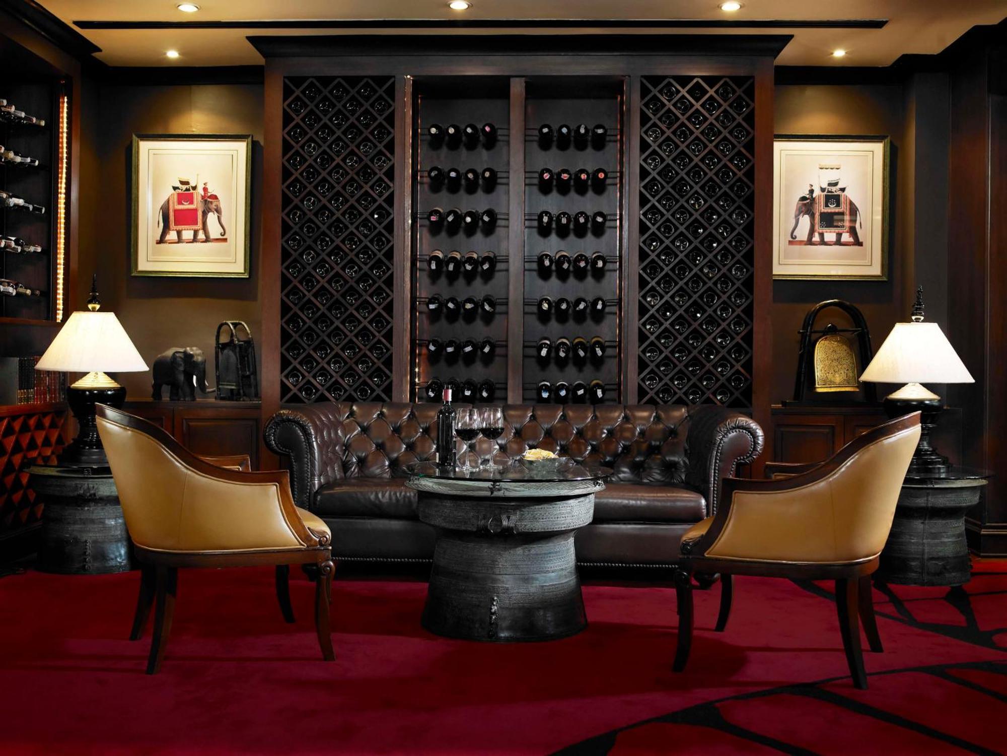 Anantara Riverside Bangkok Resort Exterior foto The Wine Library